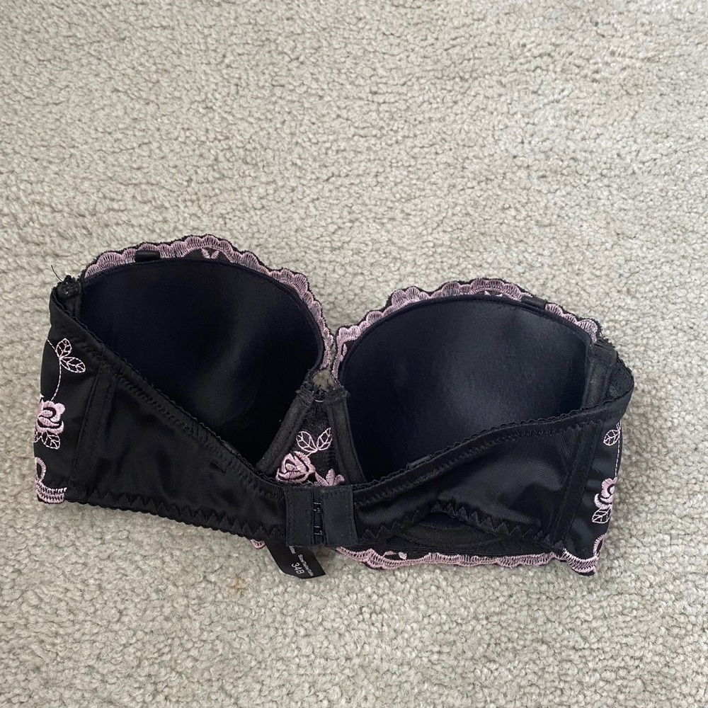 NWOT 🎉 Embroidered Floral Strapless Bra - Picture 4 of 7